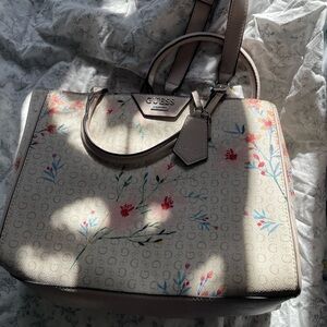 Foral Guess tote bag